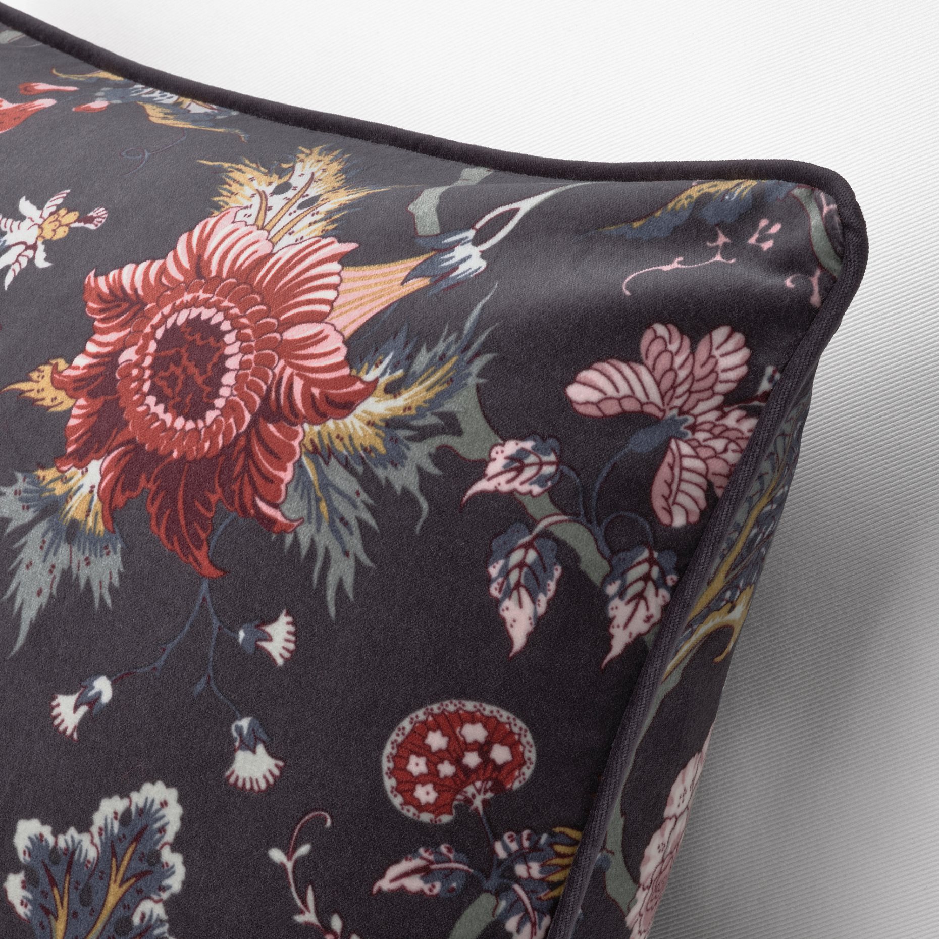 NASSELKLOCKA cushion cover/floral pattern, 50x50 cm, Grey | IKEA Cyprus